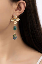 Load image into Gallery viewer, Stunning Flower earrings with aquamarine drops